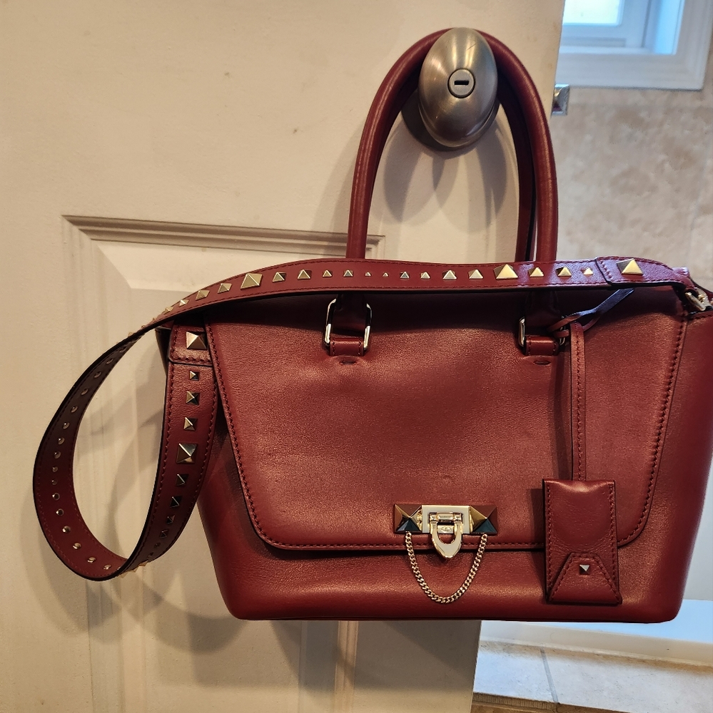 VALENTINO GARAVANI RED SHOULDER/CROSSBODY 2 STRAPS STUDS GORGEOUS CHRISTMAS RED